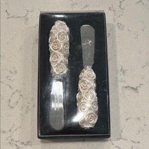 Kate Aspen White Rose Handle Spreaders